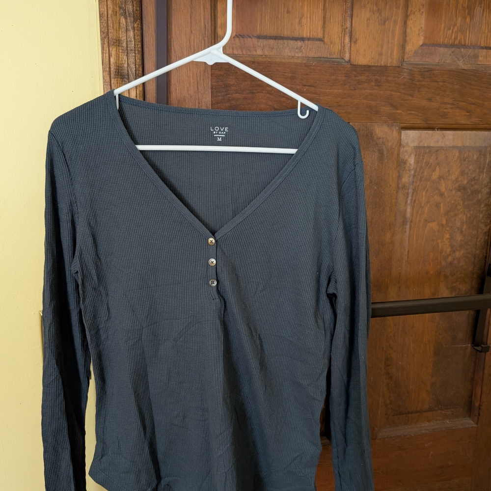 GAP Women's Dark Gray Long Sleeve Henley Tee